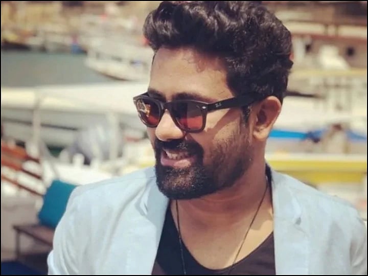 பிரபல பாடகர் மீது இளம்பெண் பாலியல் வன்கொடுமை புகார்.. ஆடை வடிவமைப்பாளரின் புகாரால் பரபரப்பில் பாலிவுட் !