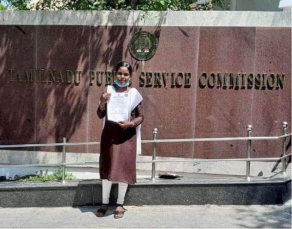 DSP-யான டீ கடைக்காரர் மகள் - முதல் முயற்சியிலேயே அபாரம்.. நம்பிக்கையூட்டும் வெற்றி கதை !  