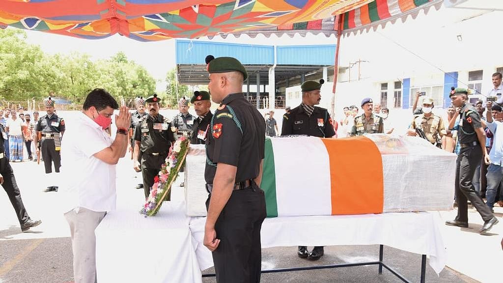 “Cinderella-வின் ஒத்த செருப்பு பத்திரமாக உள்ளது” : பங்கமாய் கலாய்த்த அமைச்சர் PTR பழனிவேல் தியாகராஜன்!