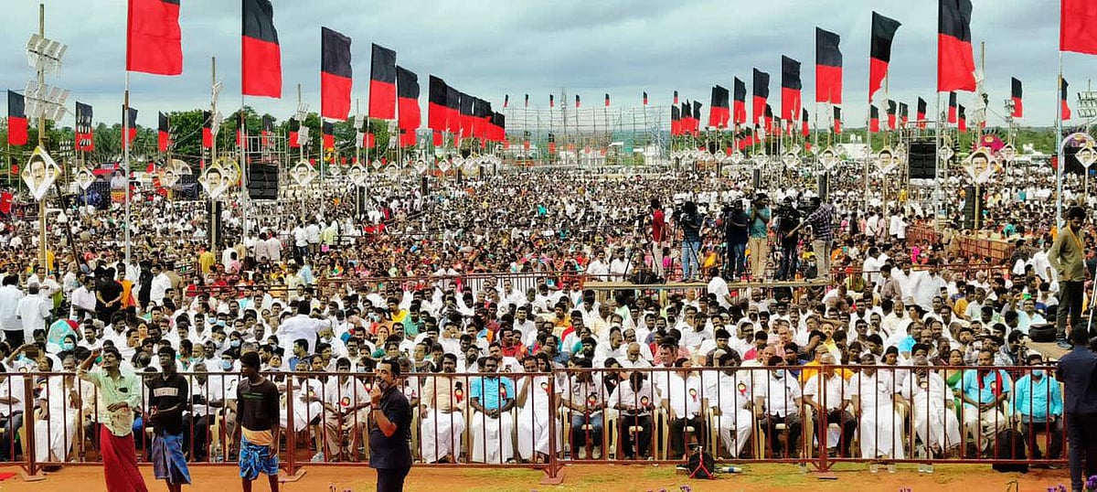 முதலமைச்சர் முன்னிலையில் திமுகவில் இணைந்த 55,000 மாற்றுக்கட்சியினர்.. முக்கிய நிர்வாகிகள் யார் யார் ?