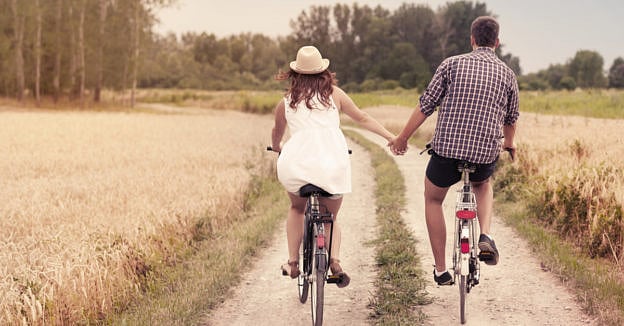 காதல் என்பது ஓர் உணர்வு.. பசி, கோபம் போலதான் காதலும்!