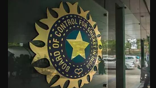 பணம் இருந்தால் என்ன வேண்டுமானாலும் செய்வீர்களா ? BCCI-யின் செயல்பாடு குறித்து விமர்சித்த முன்னாள் வீரர்! 
