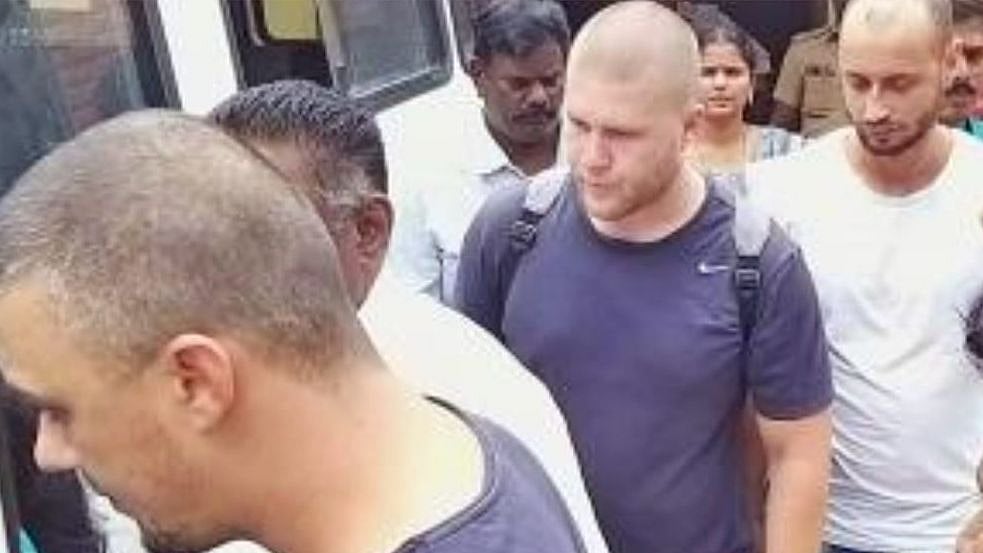 ATM-ல் நூதன திருட்டு.. கொள்ளை கும்பலை பல்கேரியாவுக்கு அனுப்ப அனுமதி கொடுத்த இந்திய அரசு - காரணம் என்ன ?