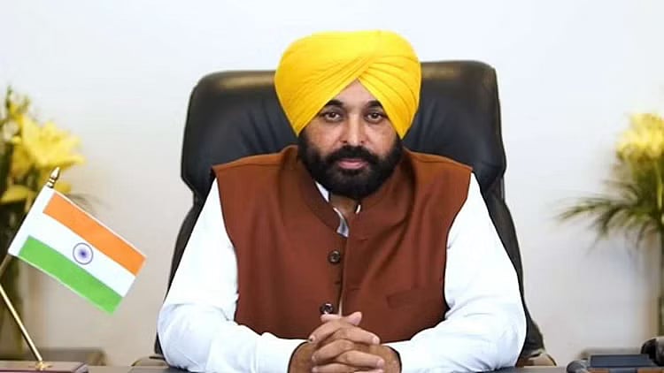 "ஆளுநர் எல்லைமீறி செயல்படுகிறார்" -முதல்வர் விமர்சனம்.. பஞ்சாபில் உச்சம் தொட்ட மாநில அரசு-ஆளுநர் மோதல் !