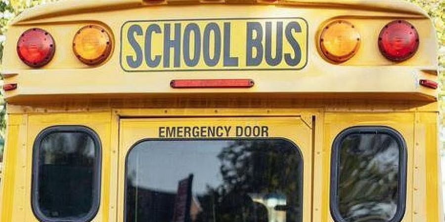 வெளிநாட்டு பேருந்தில் மூச்சுத்திணறி இறந்து கிடந்த 4 வயது கேரள குழந்தை.. பிறந்தநாள் இறந்த நாளான சோகம் !