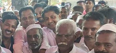 இந்து கோயிலுக்கு தடபுடலாக சீர் எடுத்து சென்ற இஸ்லாமியர்கள்.. மத நல்லிணக்கத்திற்கு உதாரணமான கிராமம்!