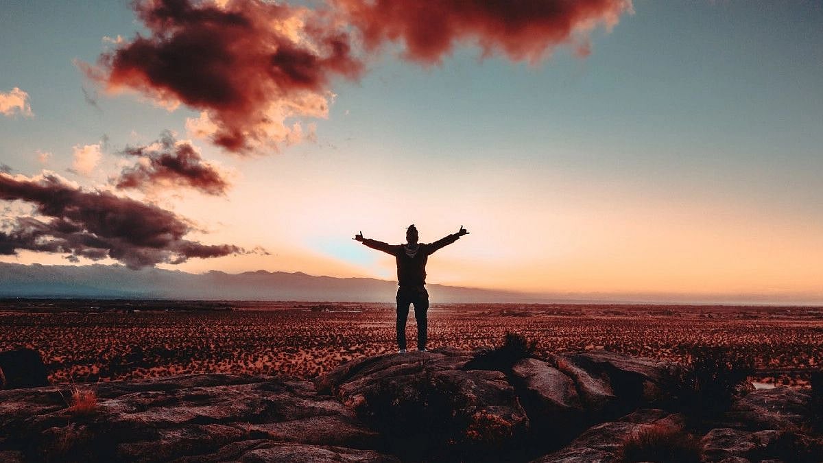 “வாழ்வென்பது எளிமை ஆனதுதான்.. நாம்தான் சிக்கலாக்கி வைத்திருக்கிறோம்” : வாழ்க்கை சொல்லும் பாடம் இதுதான்!