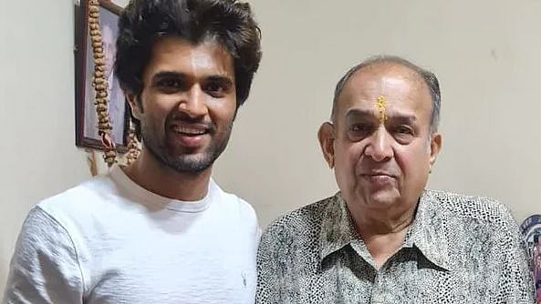 'லைகர்' தோல்வி.. விமர்சித்த தியேட்டர் உரிமையாளரை நேரில் சந்தித்த விஜய் தேவரகொண்டா!