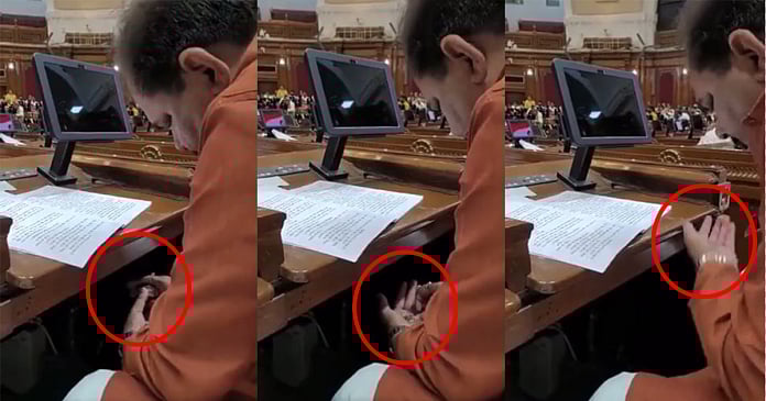 சட்டசபைக்குள் புகையிலை போடும் பாஜக MLA.. ரம்மி கேம் ஆடும் மற்றொரு பாஜக MLA.. -உ.பியில் அதிர்ச்சி !  