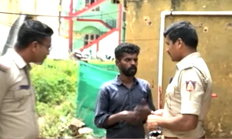 கர்நாடகா : பெற்ற பிஞ்சு குழந்தையை ரூ.50,000-க்கு விற்ற தந்தை.. காரணத்தை கேட்டு அதிர்ந்த அதிகாரிகள்.. 