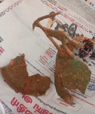 ஆதிச்சநல்லூர் அகழாய்வில் தொடரும் அதிசயம்.. வெண்கலத்தால் ஆன நாய், மான், ஆடு உருவங்கள் கண்டுபிடிப்பு!