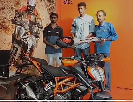 ரூ.3.5 லட்சத்திற்கு 10 ரூபாய் நாணயங்கள்.. KTM ShowRoom-மை அதிரவைத்த ஈரோடு இளைஞர்: என்ன செய்தார் தெரியுமா?