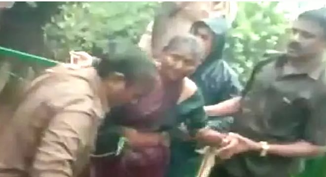 இறுதிவரை பயணிகளுக்காக நின்ற ஓட்டுநர் மற்றும் நடத்துநர்.. Smart Phones-யை பரிசாக வழங்கிய  KSRTC நிர்வாகம்!