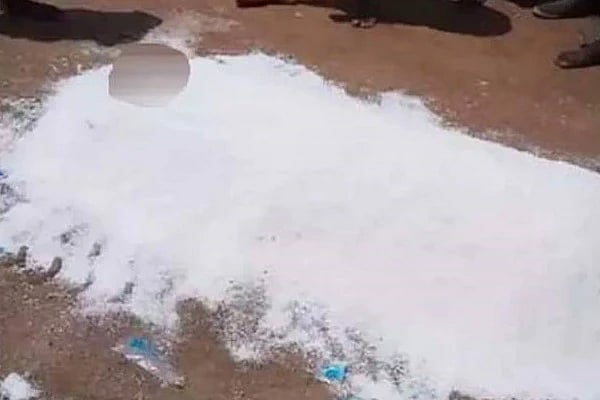 நீரில் மூழ்கி உயிரிழந்த மகன்.. உயிர்ப்பிக்க பெற்றோர் செய்த விசித்திர செயல்.. அதிர்ந்து போன அதிகாரிகள் !  