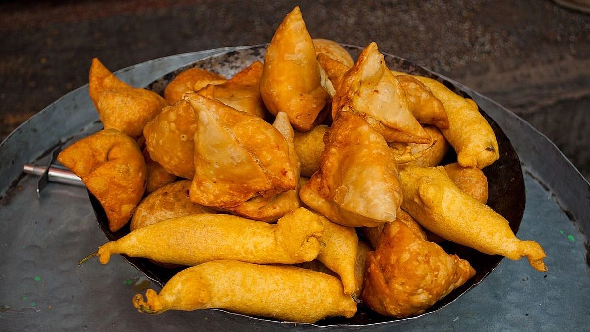 "சமோசா கடையில் கிண்ணம்-ஸ்பூன் இல்ல".. மத்திய பிரதேச முதல்வர் Helpline-ல் புகார் கொடுத்த நபர்!