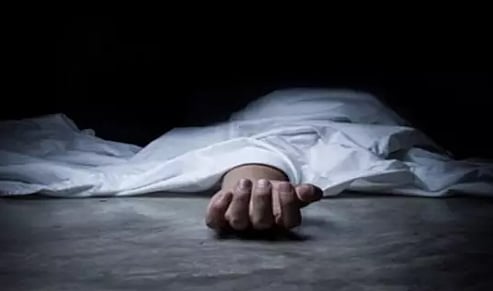 வளர்ப்பு நாயோடு தூக்கிட்டு தற்கொலை செய்து கொண்ட வாலிபர்.. விசாரணையில் போலிஸாருக்கு காத்திருந்த அதிர்ச்சி!