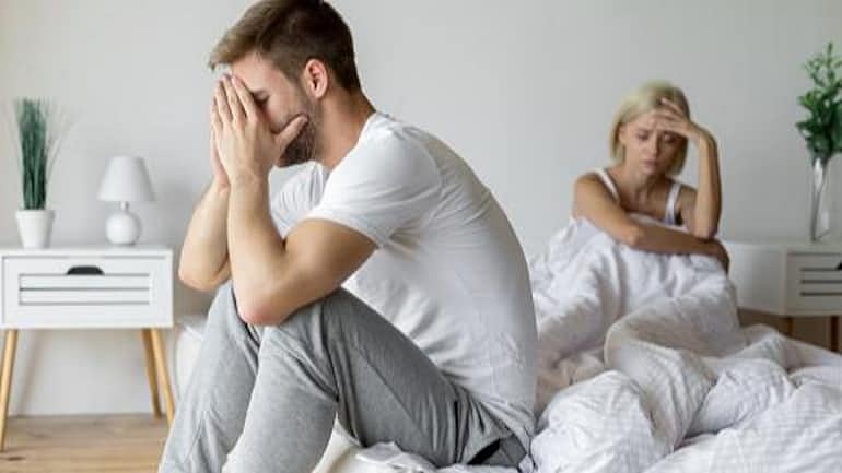 கணவன் குறித்து 8 ஆண்டுகளுக்கு பிறகு மனைவிக்கு தெரிந்த உண்மை.. அதிர்ச்சியடைந்து புகார் அளித்த மனைவி !