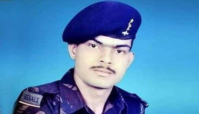 தபாலில் அனுப்பப்பட்ட விருது.. திருப்பியளித்த குடும்பத்தினர்.. ராணுவ வீரருக்கு அவமதிப்பு நடந்ததா ?