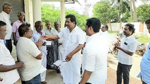 பதிவுத்துறையில் ரூ.8000 கோடி வருவாய்.. அடுத்தடுத்து பதிவுத்துறையில் சாதனை படைத்து வரும் தமிழ்நாடு அரசு!