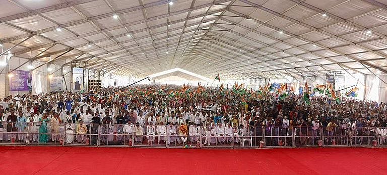 "காங்கிரஸ் வென்றால் ரூ.500-க்கு சிலிண்டர்.. இலவசக் கல்வி.." -ராகுல் காந்தி அளித்த வாக்குறுதிகள் என்னென்ன?