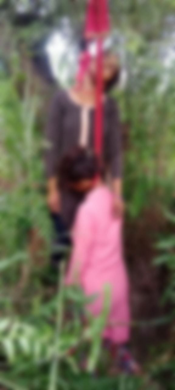 வன்கொடுமை செய்து தூக்கில் தொங்கவிடப்பட்ட 2 பட்டியலின சிறுமிகள் வழக்கில் திருப்பம்.. உ.பி-யில் அதிர்ச்சி !