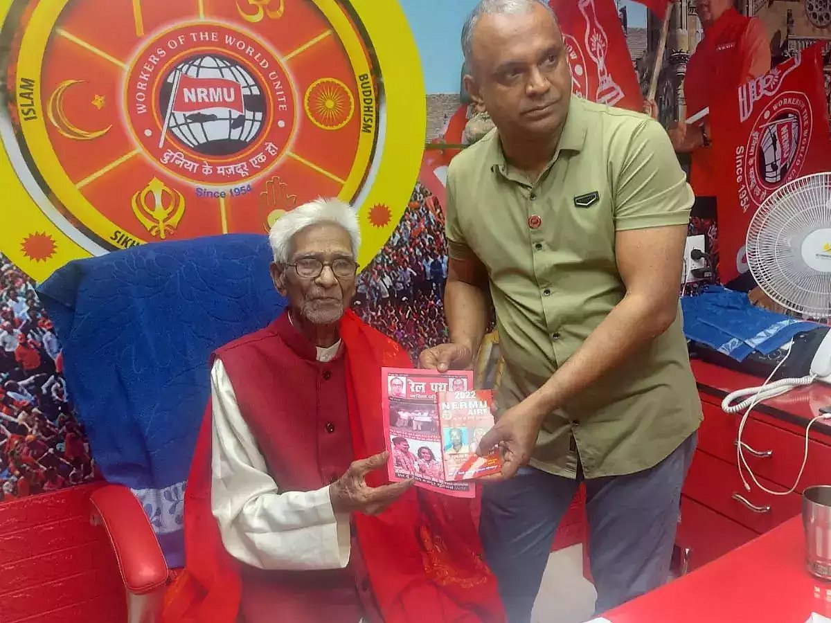 61-வது முறையாக பொதுச்செயலாளரான 106 வயது முதியவர்.. உ.பி. இரயில்வே சங்க தேர்தலில் வென்று அசத்தல் !