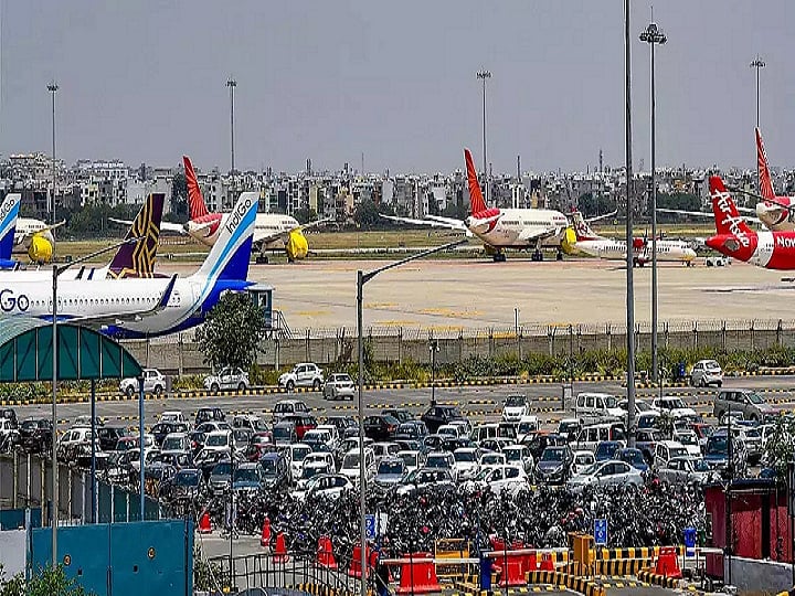 “சென்னை ஏர்போர்ட்டில் தமிழ் மொழி தெரிந்தவரையும் பணியில் அமர்த்த வேண்டும்” : ஸ்ரிட்டாக சொன்ன TR.பாலு MP !