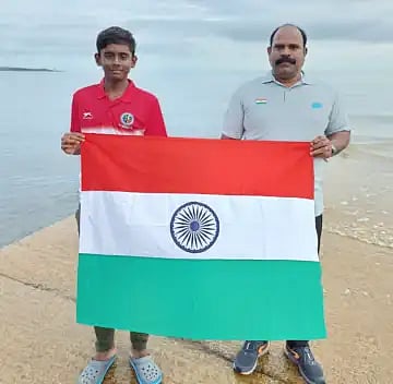 IRELAND TO SCOTLAND: உறையவைக்கும் குளிர்.. 35 கி.மீ தூர கடலில் நீந்தி சாதனை படைத்த 14 வயது தமிழக சிறுவன்!