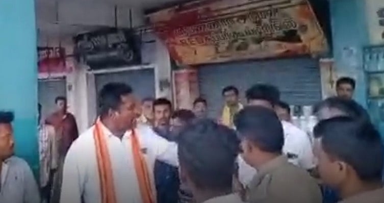 பேக்கரி கடையை அடித்து சூறையாடி அராஜகமாக நடந்து கொண்ட இந்து முன்னணி கும்பல்..  10 பேரை கைது செய்த போலிஸ்!