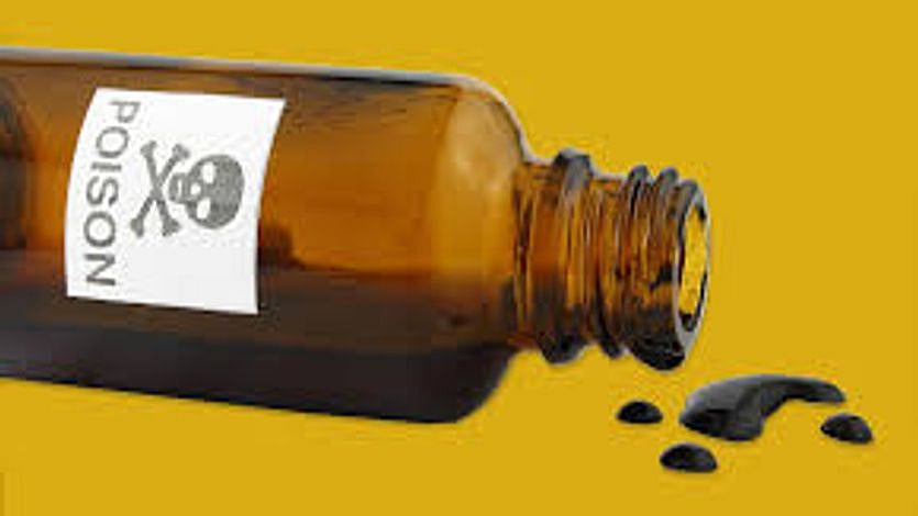 மகளை விட அதிகம் மதிப்பெண் பெற்றதால் ஆத்திரம்.. மாணவனுக்கு விஷம் கொடுத்த மாணவியின் தாய் ! 