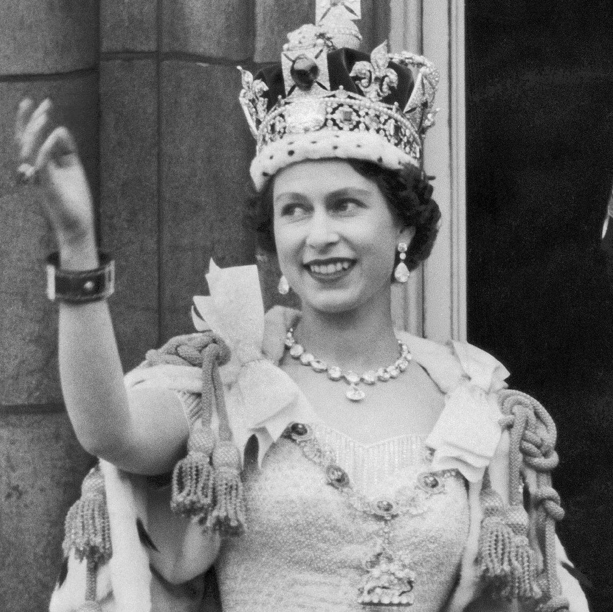 எலிசபெத் ராணியின் உயிலுக்கு சீல்.. 90 ஆண்டுகளுக்கு பிறகே திறக்க உத்தரவு.. காரணம் என்ன ?