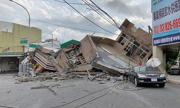 அசைந்தாடிய ரயில்,இடிந்து விழுந்து பள்ளிக்கூடம்.. தைவான் நிலநடுக்கத்தின் கோரமான வீடியோ காட்சிகள் வெளியீடு!