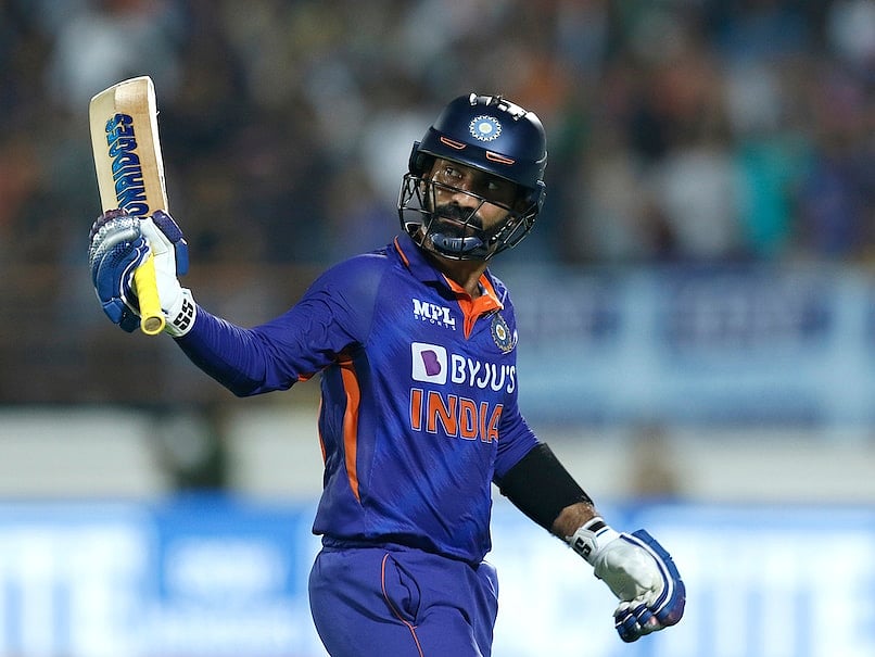 "இந்திய அணி தினேஷ் கார்த்திக் குறித்து யோசிக்கவே கூடாது" - மூத்த வீரர் ராபின் உத்தப்பா கருத்து !