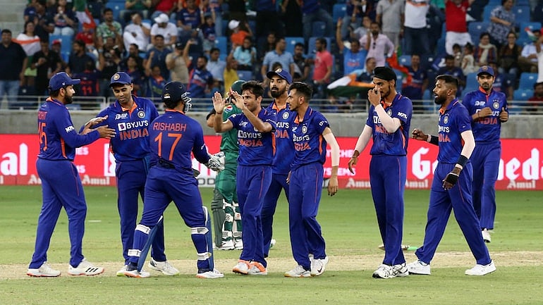 உலகக் கோப்பை கிரிக்கெட் தொடர் : இந்திய அணி தேர்வு பட்டியலில் விடுபட்ட தமிழ்நாடு வீரர்கள் ? - முழு தகவல்!