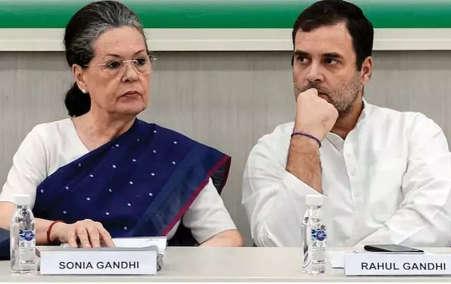 காங்கிரஸ் தலைவர் தேர்தல்.. வேட்புமனு தாக்கல் செய்த மூத்த தலைவர்கள்: யார் அந்த 3 பேர்?