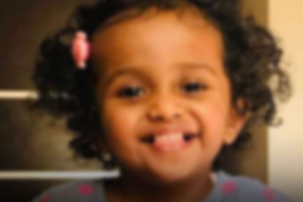 வெளிநாட்டு பேருந்தில் மூச்சுத்திணறி இறந்து கிடந்த 4 வயது கேரள குழந்தை.. பிறந்தநாள் இறந்த நாளான சோகம் ! 