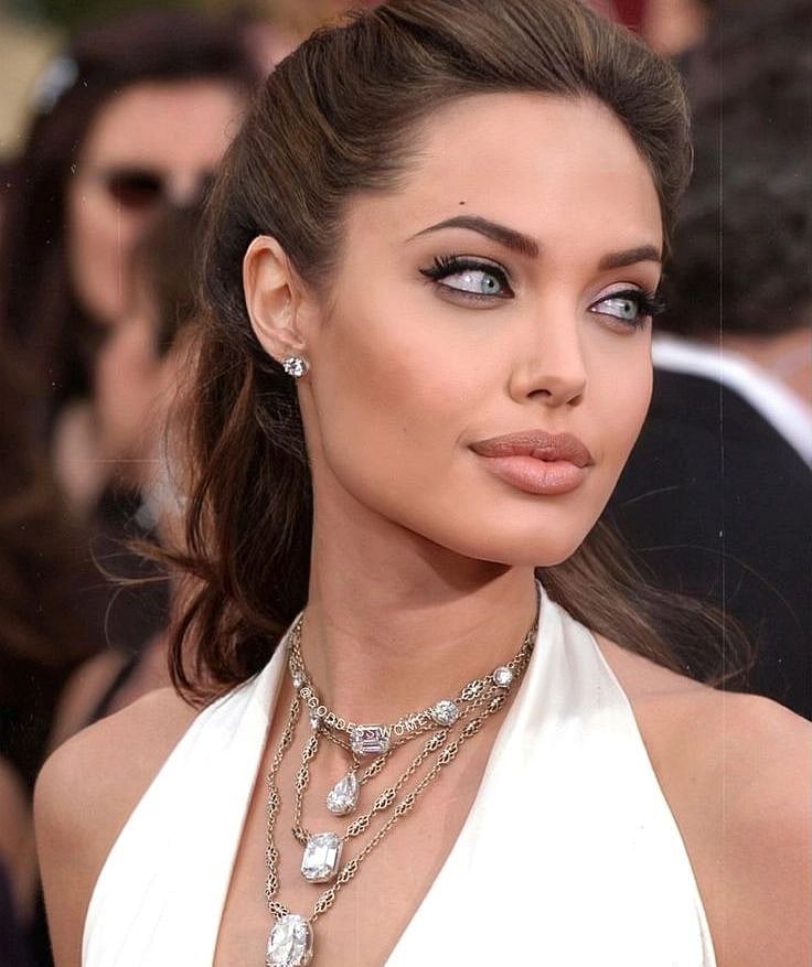 angelina jolie