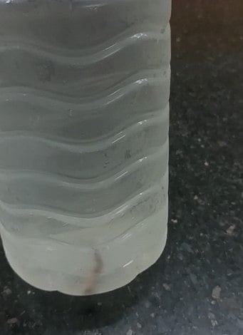 தண்ணீர் பாட்டிலில் இருந்த பல்லி.. திரையரங்கில் படம் பார்க்க வந்தவருக்குக் காத்திருந்த அதிர்ச்சி!