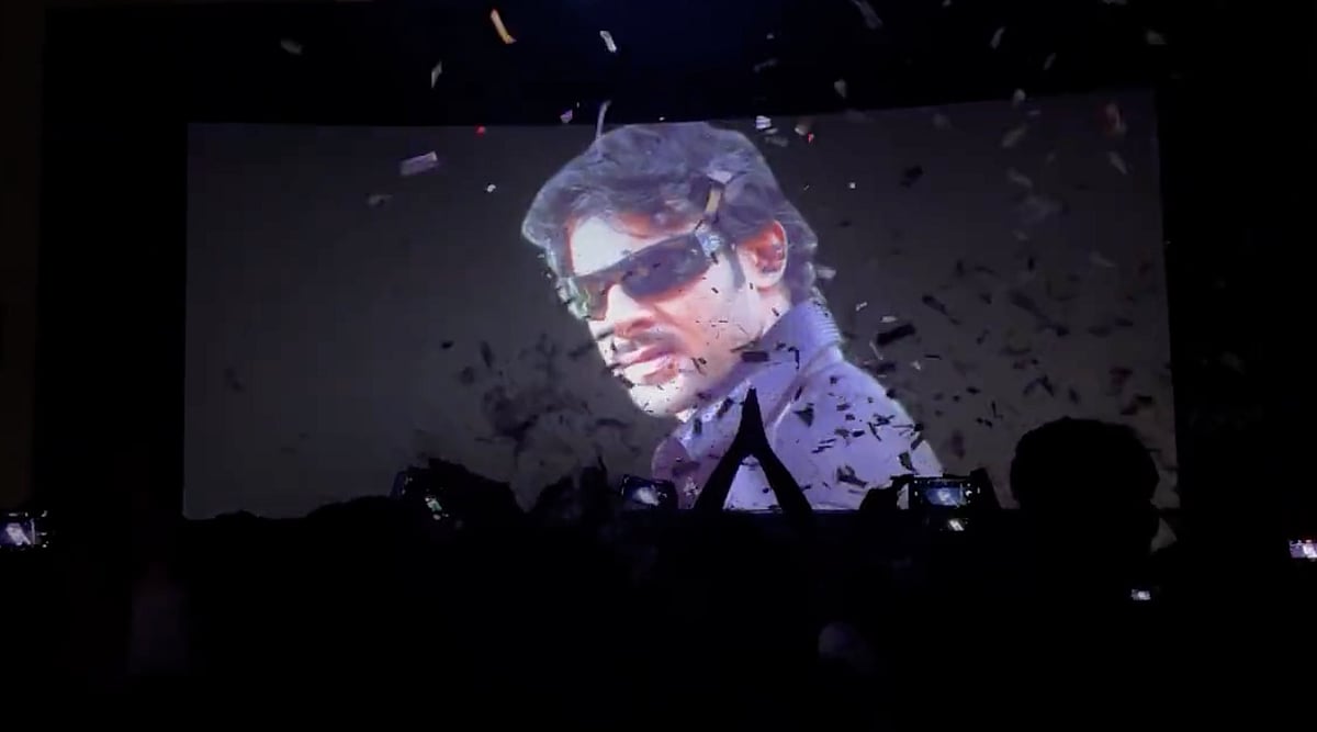 தியேட்டரில் திரையிடப்பட்ட பில்லா.. ரசிகர்களின் குஷியால் பற்றியெரிந்த தியேட்டர்.. ஆந்திராவில் அட்ராசிட்டி!