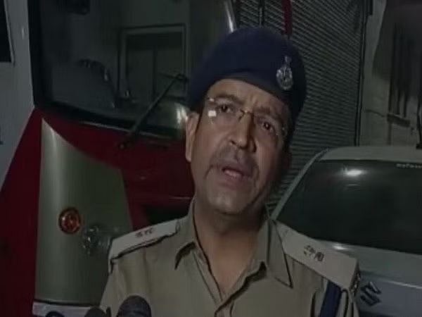 ஒரே நேரத்தில் தற்கொலை செய்துகொண்ட 3 பள்ளி தோழிகள்.. காரணத்தை கேட்டு அதிர்ந்த போலிஸ்.. ம.பி-யில் பரபரப்பு!