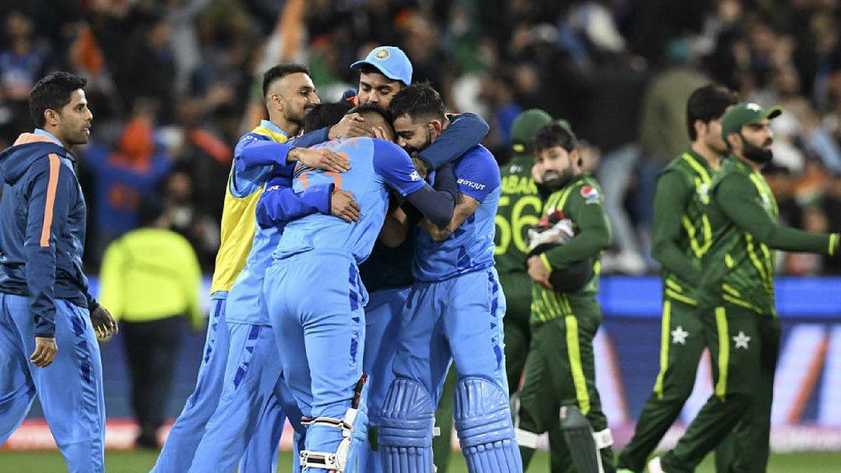 "நடுவர் செய்தது தவறு,, அதை செய்து இருக்கக்கூடாது"-தோல்வியால் அழுதுபுலம்பும் பாகிஸ்தான் முன்னாள் வீரர்கள்!