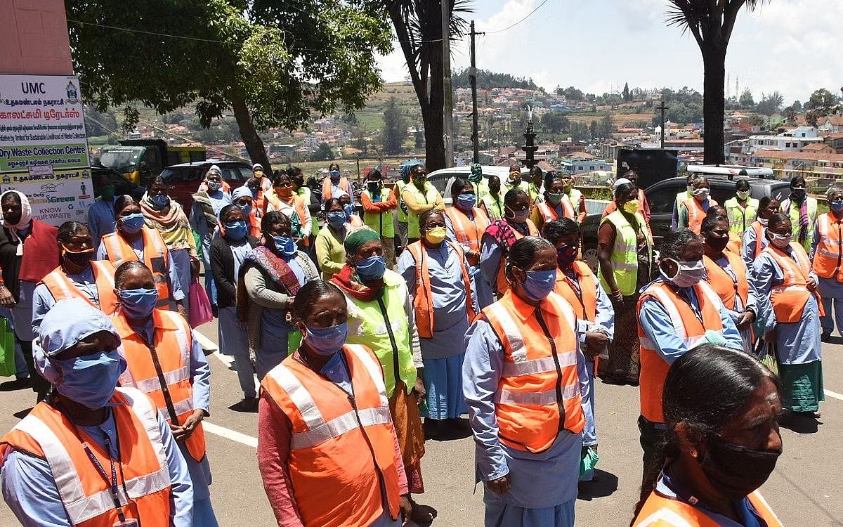 “அரசு அலுவலகங்களில் தூய்மைப் பணியாளர்களுக்கு தனி ஓய்வறை..” - மாவட்ட ஆட்சியர்களுக்கு இறையன்பு கடிதம் !