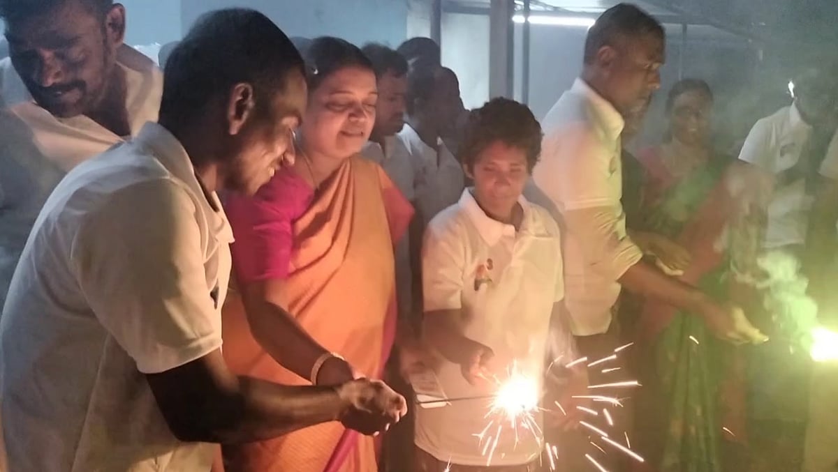 “ஆதரவற்றோர் இல்லத்தில் தீபாவளி கொண்டாடிய அமைச்சர் கீதா ஜீவன்” : நெகிழ்ந்த மாற்றுத்திறனாளிகள்!