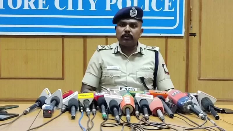 கோவை சம்பவம் : “கைது செய்யப்பட்டவர்கள் மீது UAPA சட்டத்தில் வழக்குப்பதிவு” - கோவை காவல் ஆணையர் விளக்கம்!