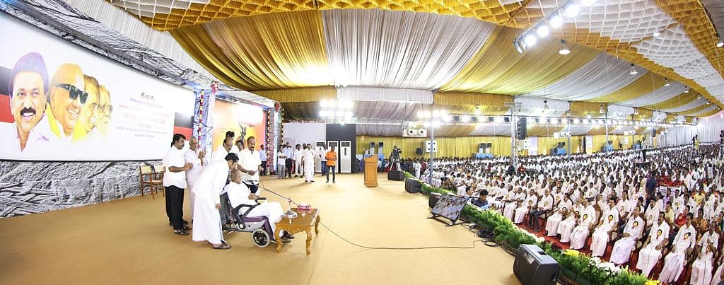 தி.மு.க பொதுக்குழுக் கூட்டம்.. தலைவராக மு.க.ஸ்டாலின் தேர்வு: புகைப்படத் தொகுப்பு இங்கே!