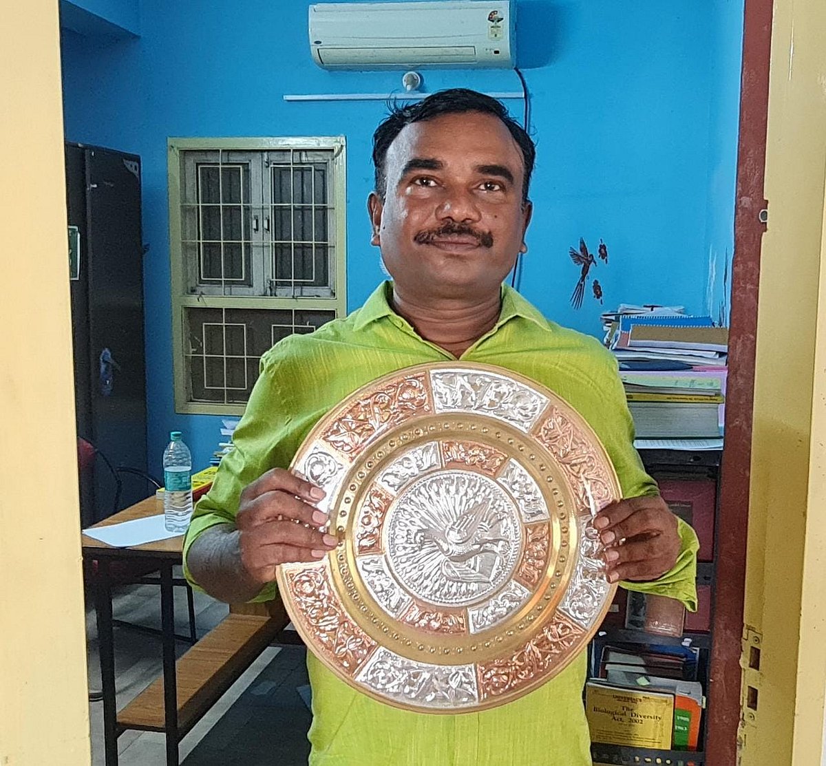 “புவிசார் குறியீடு பெற்ற 475 கலை பொருட்களில் ‘தஞ்சை கலைதட்டு’ முதலிடம்” - ஒன்றிய அரசு அறிவிப்பு !