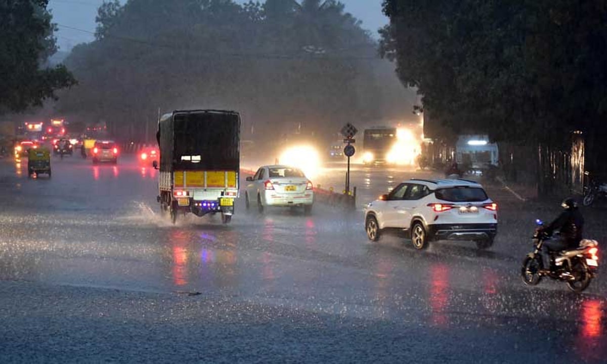 பட்டாசை பாதுகாத்துக்குங்க.. தீபஒளி திருநாளன்று வெளுத்து வாங்கப்போகும் மழை: வானிலை மையம் எச்சரிக்கை!