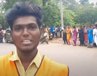 மாணவிகள் முன்பு பந்தா காட்ட நினைத்து பஞ்சரான வாலிபர்..  அதே கல்லூரி வாசலில் தண்டனை கொடுத்த நீதிமன்றம்!