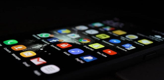 EMI-ல் செல்போன் வாங்கி பரிசளித்த கணவன்.. அதிருப்தியில் மனைவி எடுத்த விபரீத முடிவு!