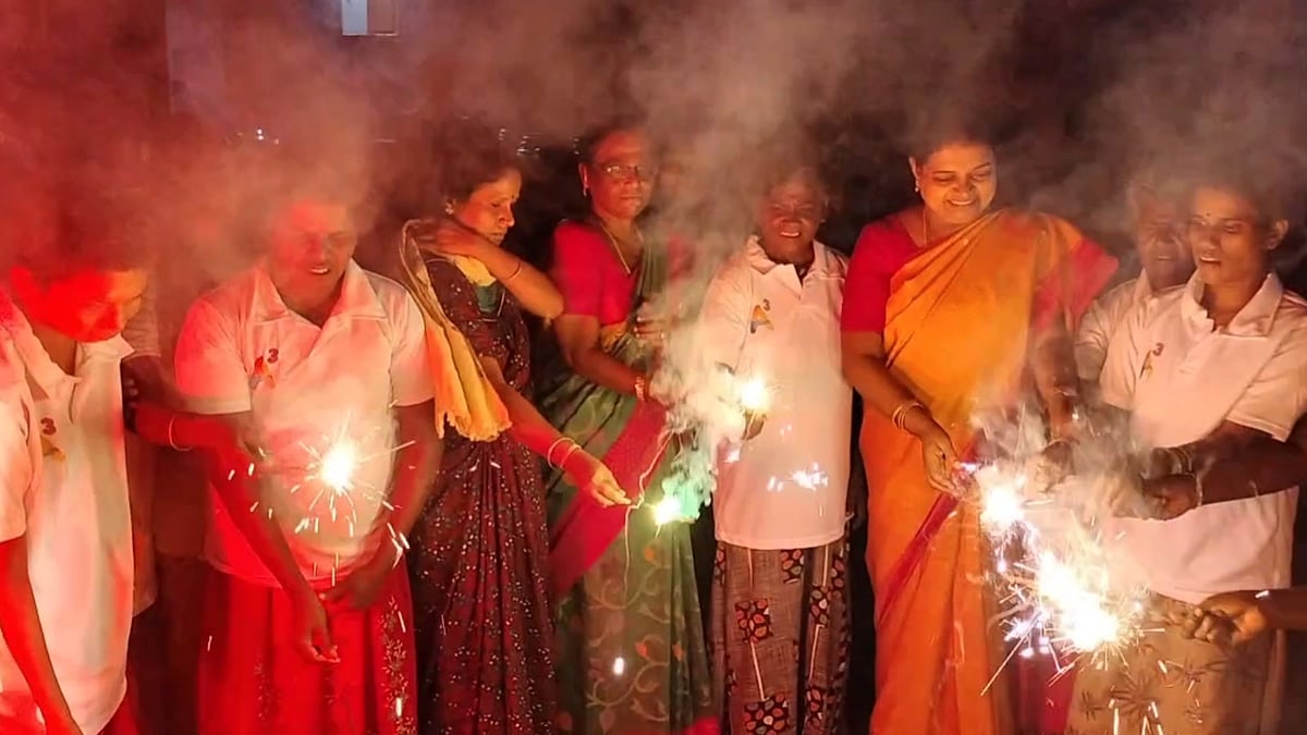 “ஆதரவற்றோர் இல்லத்தில் தீபாவளி கொண்டாடிய அமைச்சர் கீதா ஜீவன்” : நெகிழ்ந்த மாற்றுத்திறனாளிகள்!